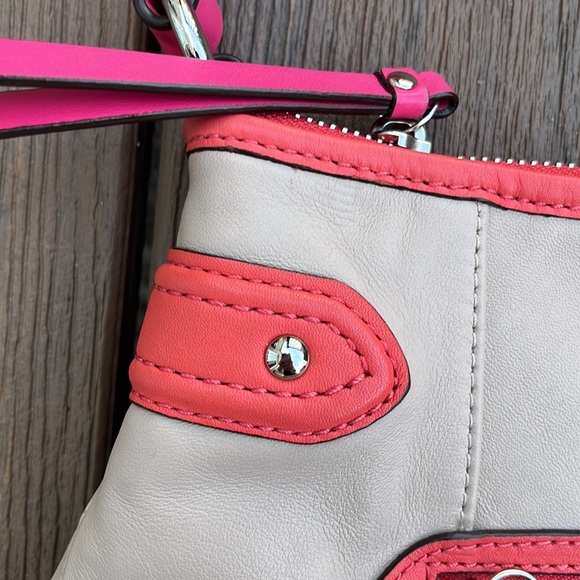 Coach leather shoulder bag in excellent conditions! - Picture 6 of 10